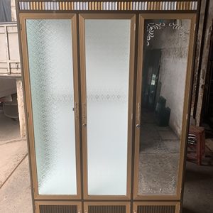 tủ áo nhôm kính
