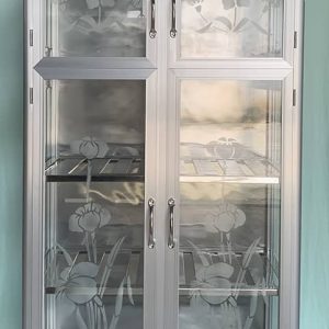 tủ đựng chén bát nhôm kính